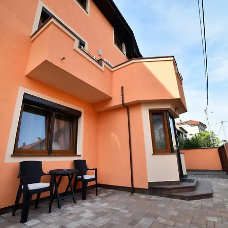 Apartment Ana *
